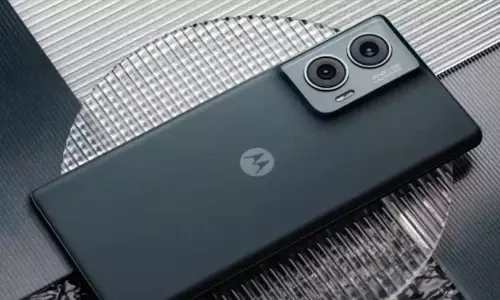 Motorola मोटो एज 50 प्रो की कीमत में भारी गिरावट, जानें नए दाम और ऑफर्स