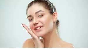 Skin Care: इस गर्मी में अपनाएं स्किनकेयर रूटीन, पाएं मुलायम और चमकदार त्वचा Skin Care: इस गर्मी में अपनाएं स्किनकेयर रूटीन, पाएं मुलायम और चमकदार त्वचा