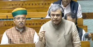 रेल दुर्घटनाएं 400 से घटकर 2024-25 में 81 रह गई : केंद्रीय रेल मंत्री अश्विनी वैष्णव रेल दुर्घटनाएं 400 से घटकर 2024-25 में 81 रह गई : केंद्रीय रेल मंत्री अश्विनी वैष्णव