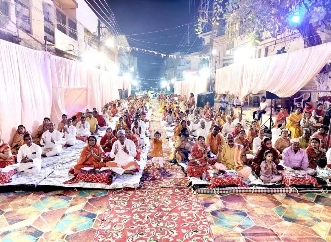 सैकड़ों विवाहित जोड़ों ने किया ऐतिहासिक सुंदरकांड पाठ सैकड़ों विवाहित जोड़ों ने किया ऐतिहासिक सुंदरकांड पाठ