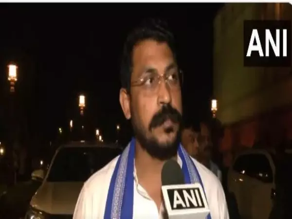 वक्फ (संशोधन) विधेयक के खिलाफ लड़ाई जारी रखेंगे: Azad Samaj Party chief वक्फ (संशोधन) विधेयक के खिलाफ लड़ाई जारी रखेंगे: Azad Samaj Party chief