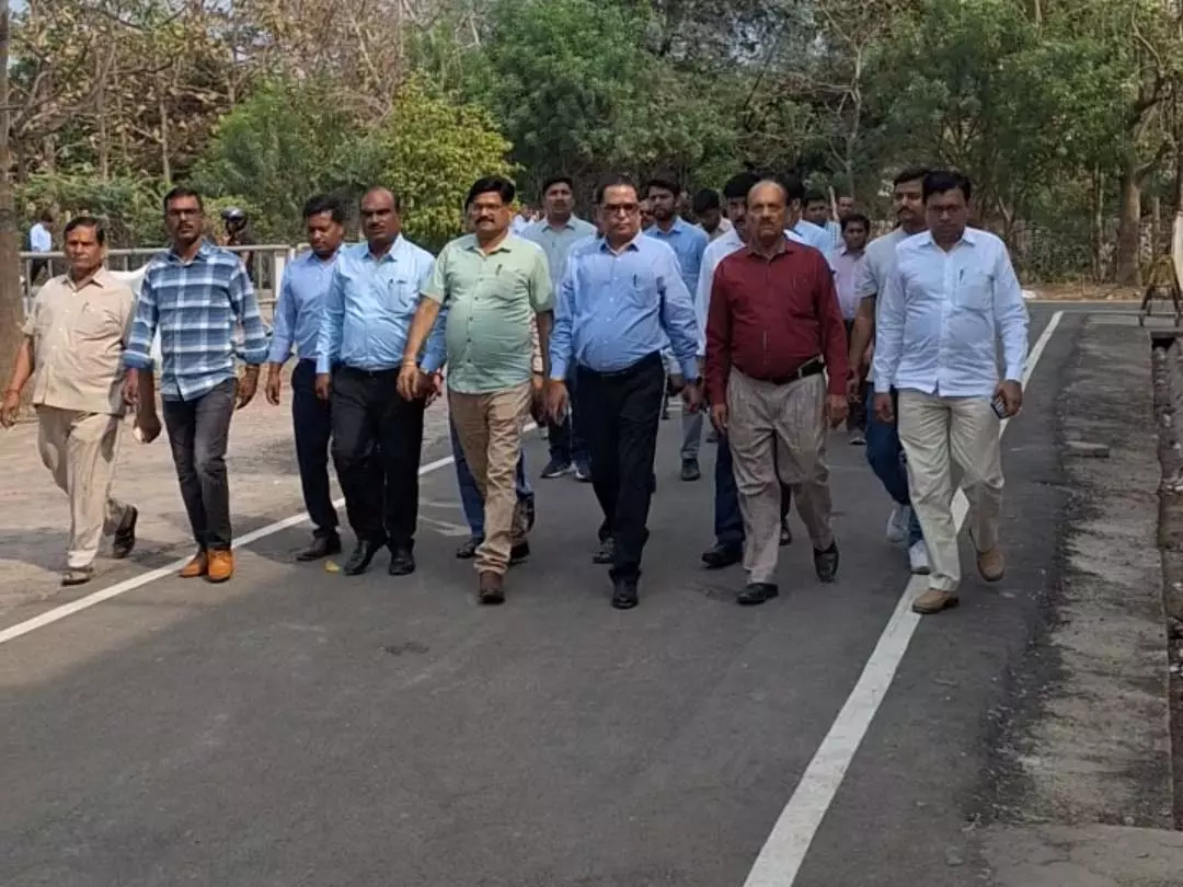Damoh : सीएमओ के समर्थन में अफसरों का ज्ञापन Damoh : सीएमओ के समर्थन में अफसरों का ज्ञापन