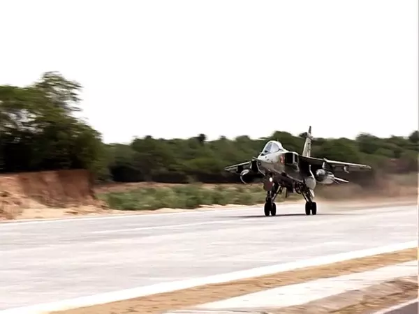 Indian Air Force का जगुआर विमान दुर्घटनाग्रस्त, पायलट की मौत Indian Air Force का जगुआर विमान दुर्घटनाग्रस्त, पायलट की मौत