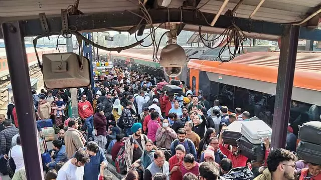 तमिलनाडु के 415 रेलवे स्टेशनों पर मुफ्त वाई-फाई सुविधा - Railway Minister तमिलनाडु के 415 रेलवे स्टेशनों पर मुफ्त वाई-फाई सुविधा - Railway Minister