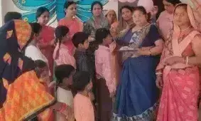 Ballia: प्राथमिक विद्यालय अगरसंडा में कक्षा 5 के छात्रों की विदाई पर भावुक हुए शिक्षक Ballia: प्राथमिक विद्यालय अगरसंडा में कक्षा 5 के छात्रों की विदाई पर भावुक हुए शिक्षक