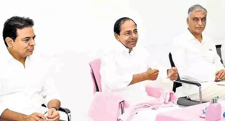 BRS रजत जयंती समारोह से लोगों को उम्मीद की किरण मिलेगी: KCR BRS रजत जयंती समारोह से लोगों को उम्मीद की किरण मिलेगी: KCR