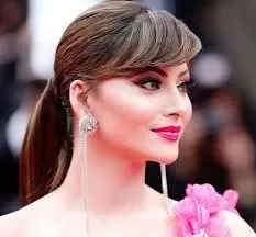 Urvashi Rautela : मिनी स्कर्ट में बार्बी लुक में नजर आईं उर्वशी रौतेला Urvashi Rautela : मिनी स्कर्ट में बार्बी लुक में नजर आईं उर्वशी रौतेला