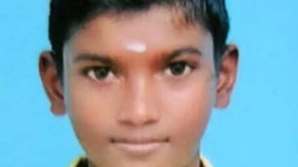 Tamil Nadu: बहन के बेटे की पीट-पीटकर हत्या करने के बाद युवक ने की आत्महत्या Tamil Nadu: बहन के बेटे की पीट-पीटकर हत्या करने के बाद युवक ने की आत्महत्या