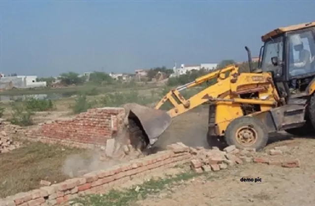 Delhi NCR: अवैध निर्माण पर अथॉरिटी की सख्ती, प्रॉपर्टी डीलरों में मचा हड़कंप Delhi NCR: अवैध निर्माण पर अथॉरिटी की सख्ती, प्रॉपर्टी डीलरों में मचा हड़कंप
