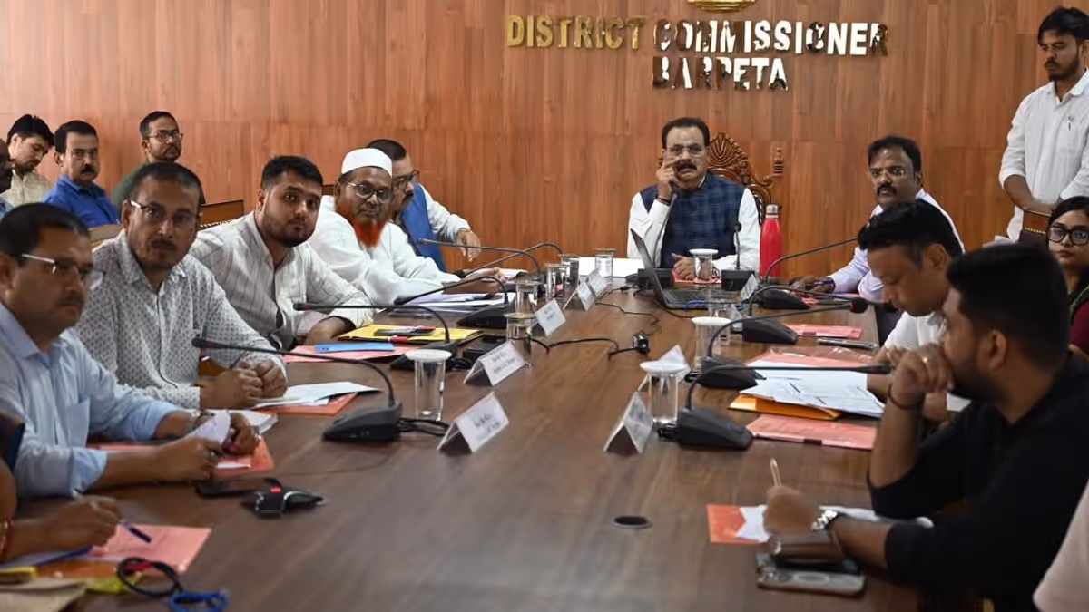 Assam : चंद्र मोहन पटवारी ने बारपेटा में ओरुनोदोई योजना के कार्यान्वयन की समीक्षा की Assam : चंद्र मोहन पटवारी ने बारपेटा में ओरुनोदोई योजना के कार्यान्वयन की समीक्षा की