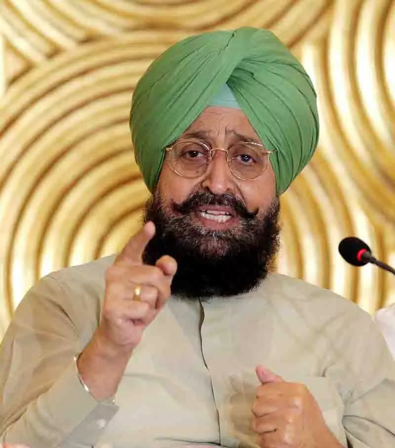 असहमति को दबाने के लिए बघेल को निशाना बनाया जा रहा: Bajwa असहमति को दबाने के लिए बघेल को निशाना बनाया जा रहा: Bajwa