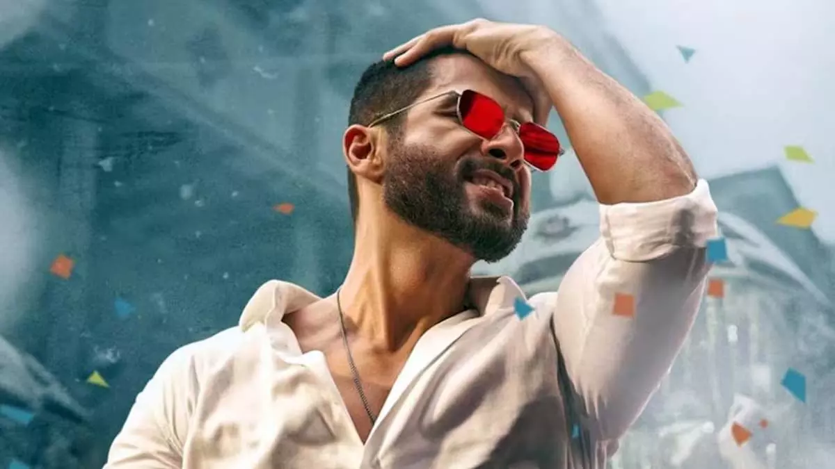 Deva Review : न कहानी दमदार, न फिल्म असरदार Deva Review : न कहानी दमदार, न फिल्म असरदार