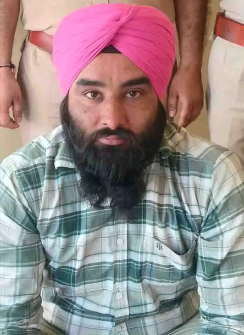 कर्ज बढ़ने से परेशान Tarn Taran के एक ग्रामीण ने नशीले पदार्थों का कारोबार शुरू कर दिया कर्ज बढ़ने से परेशान Tarn Taran के एक ग्रामीण ने नशीले पदार्थों का कारोबार शुरू कर दिया