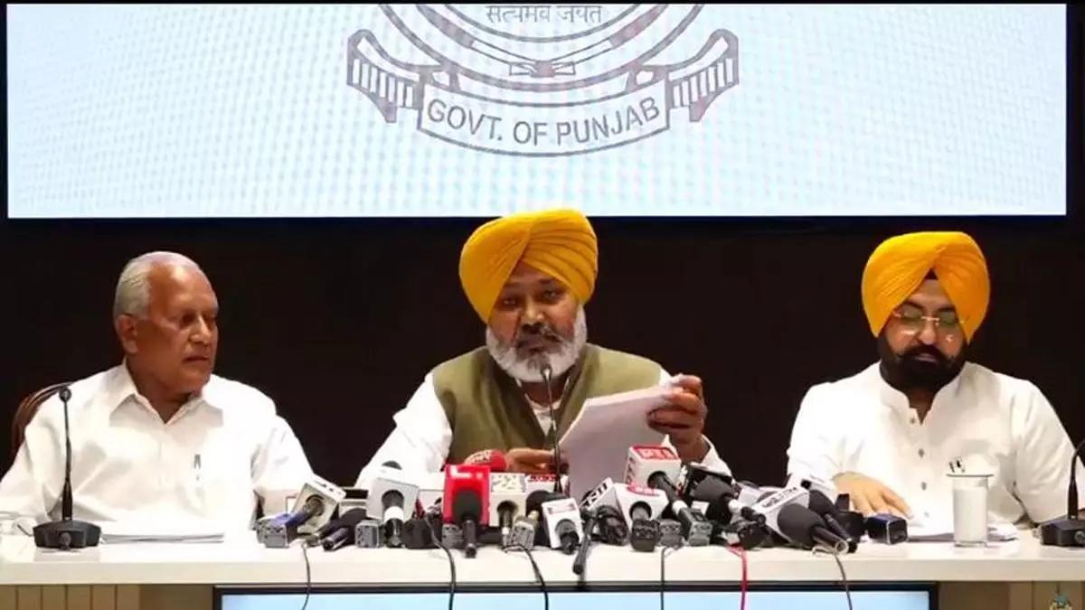 पंजाब मंत्रिमंडल ने खनन नीति संशोधन, तीरथ यात्रा योजना, स्कूल मेंटरशिप योजना को मंजूरी दी पंजाब मंत्रिमंडल ने खनन नीति संशोधन, तीरथ यात्रा योजना, स्कूल मेंटरशिप योजना को मंजूरी दी