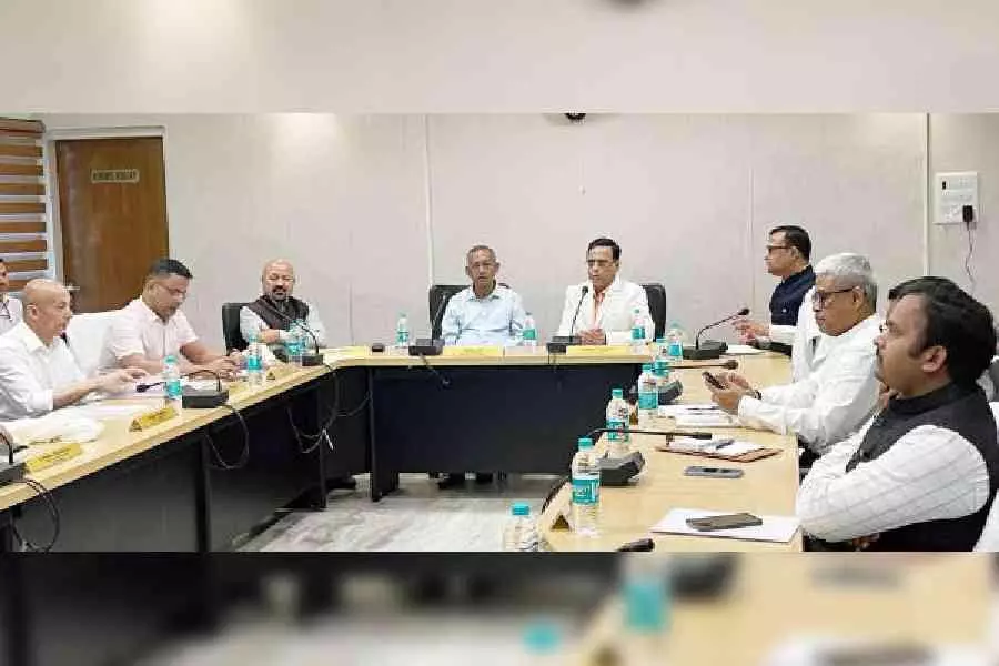 Bengal-Sikkim के बीच परिवहन सुविधाओं और वाहनों की आवाजाही पर बातचीत हुई Bengal-Sikkim के बीच परिवहन सुविधाओं और वाहनों की आवाजाही पर बातचीत हुई