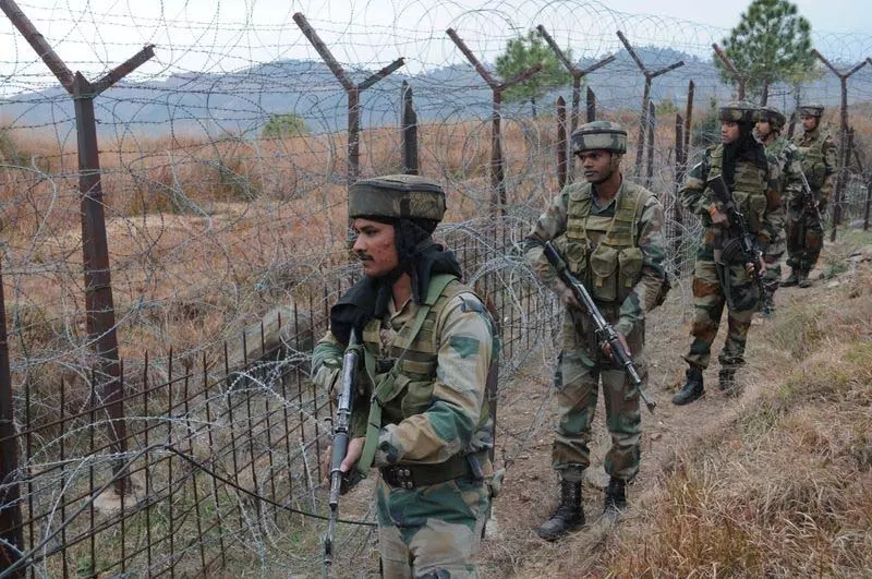 सेना ने Poonch सेक्टर में पाकिस्तानी सैनिकों की घुसपैठ की कोशिश नाकाम की सेना ने Poonch सेक्टर में पाकिस्तानी सैनिकों की घुसपैठ की कोशिश नाकाम की