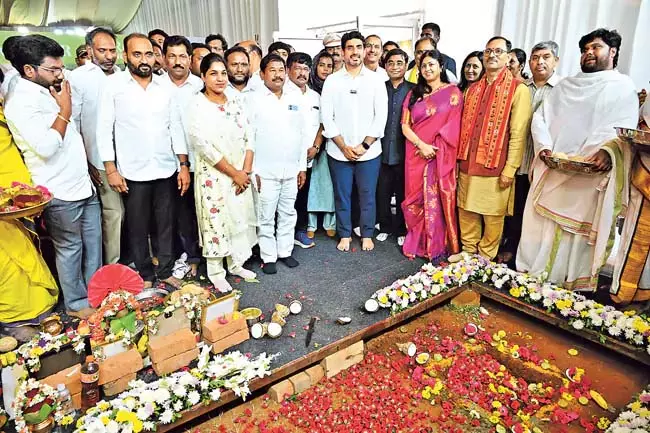 Nara Lokesh : अगर परियोजनाएं अवरुद्ध होती हैं तो लाल किताब में नाम होगा Nara Lokesh : अगर परियोजनाएं अवरुद्ध होती हैं तो लाल किताब में नाम होगा