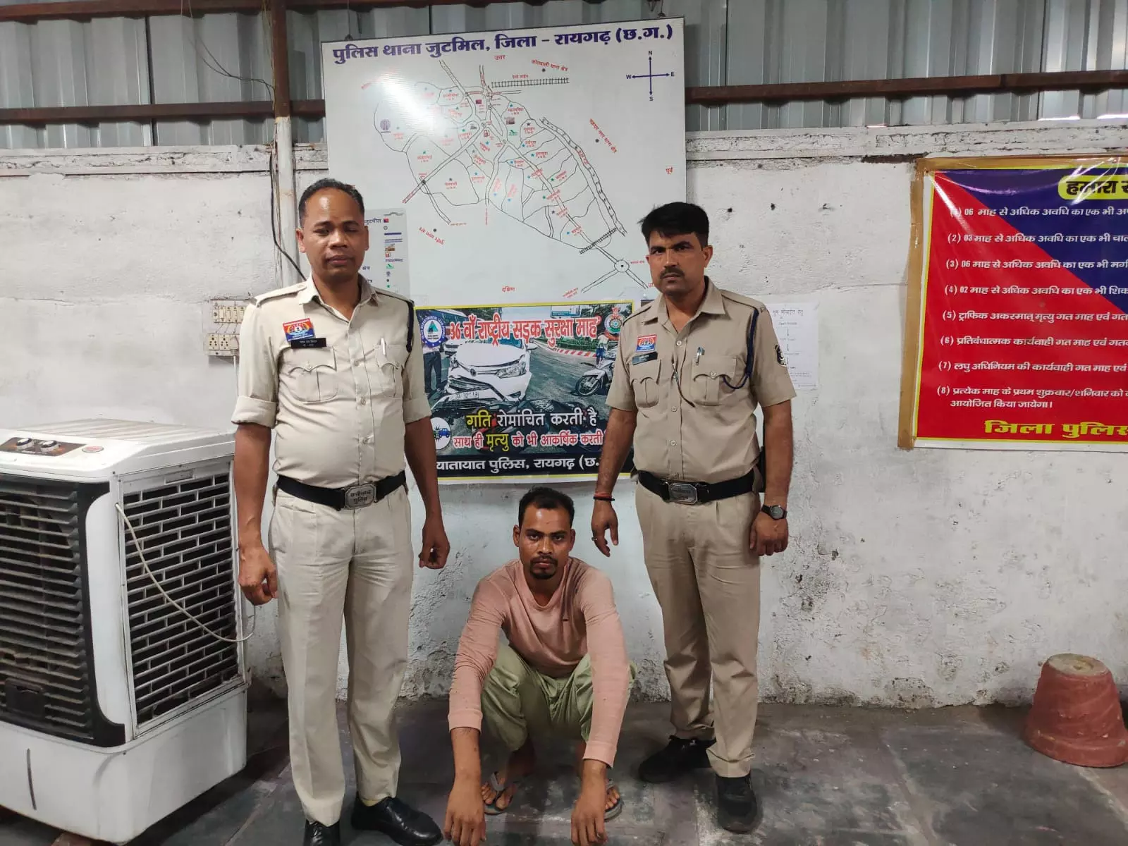 गवाहों को धमकाया, शिकायत जांच के दौरान हंगामा करने वाला युवक अरेस्ट गवाहों को धमकाया, शिकायत जांच के दौरान हंगामा करने वाला युवक अरेस्ट
