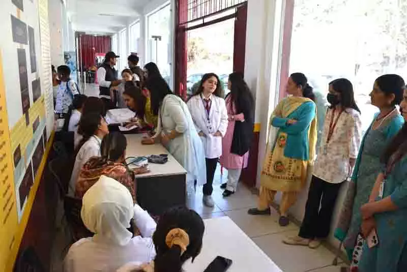 Himachal: स्वास्थ्य शिविर में 200 लोगों ने चिकित्सा परामर्श एवं निदान सेवाएं प्राप्त कीं Himachal: स्वास्थ्य शिविर में 200 लोगों ने चिकित्सा परामर्श एवं निदान सेवाएं प्राप्त कीं