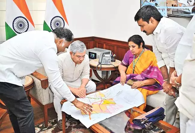 Daggubati Purandeswari : गोलापुडी में एक सैटेलाइट रेलवे स्टेशन बनाया जाना चाहिए Daggubati Purandeswari : गोलापुडी में एक सैटेलाइट रेलवे स्टेशन बनाया जाना चाहिए