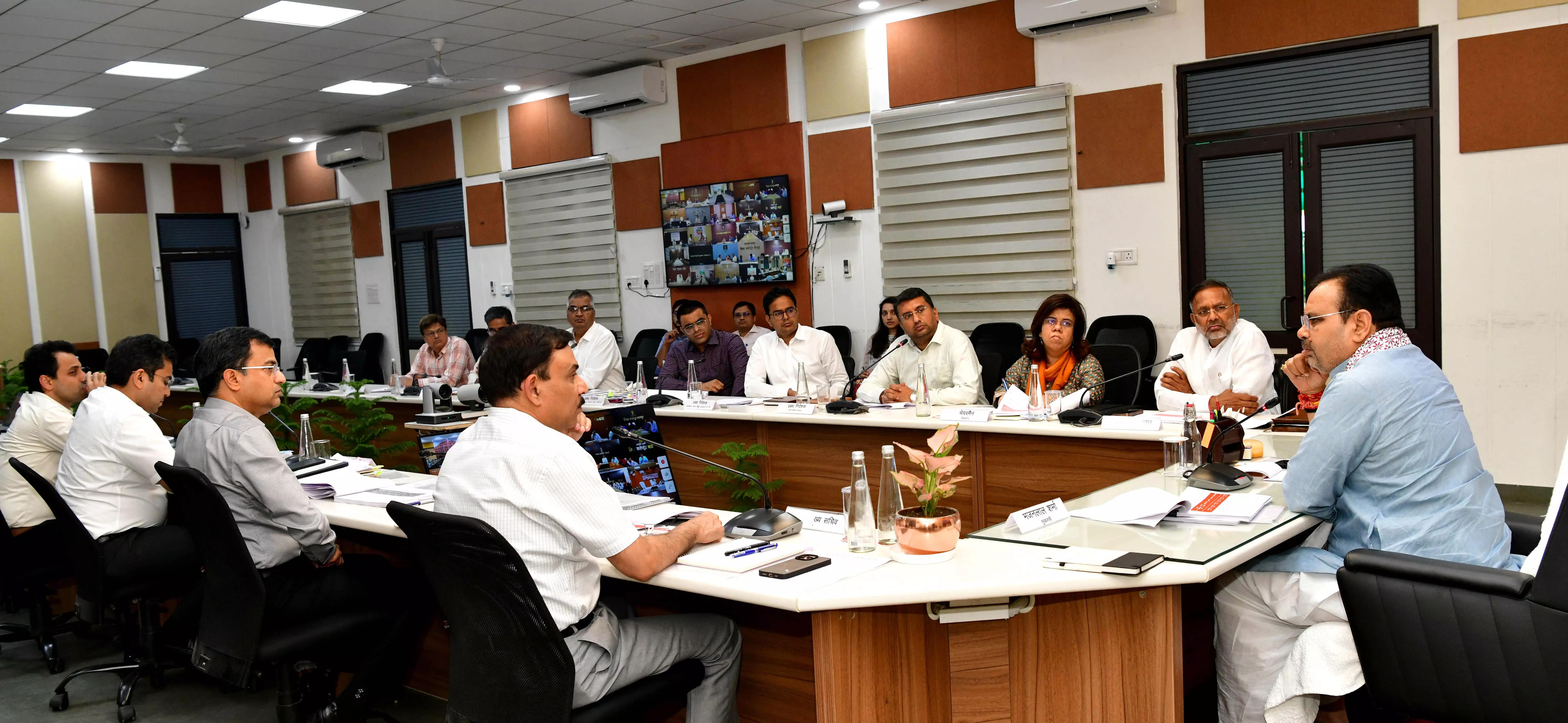 Jaipur: विद्युत तंत्र के सुदृढ़ीकरण के लिए डिस्कॉम्स उठाएं प्रभावी कदम-मुख्यमंत्री शर्मा Jaipur: विद्युत तंत्र के सुदृढ़ीकरण के लिए डिस्कॉम्स उठाएं प्रभावी कदम-मुख्यमंत्री शर्मा
