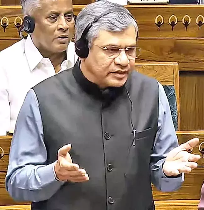 हैदराबाद में 82 किलोमीटर की छह लाइनें MMTS परियोजना में शामिल की गई : रेल मंत्री हैदराबाद में 82 किलोमीटर की छह लाइनें MMTS परियोजना में शामिल की गई : रेल मंत्री
