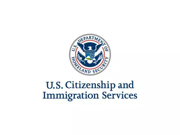 USCIS ने केवल दो जैविक लिंगों को मान्यता देने वाली नीति अद्यतन की घोषणा की USCIS ने केवल दो जैविक लिंगों को मान्यता देने वाली नीति अद्यतन की घोषणा की