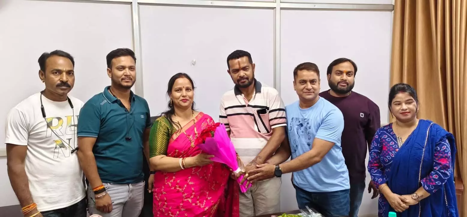 पार्षद श्वेता विश्वकर्मा को नगर पालिक निगम जोन 7 का अध्यक्ष बनाया गया पार्षद श्वेता विश्वकर्मा को नगर पालिक निगम जोन 7 का अध्यक्ष बनाया गया