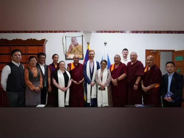 स्कॉटिश प्रतिनिधिमंडल ने निर्वासित तिब्बती संसद का किया दौरा, Tibetan मुद्दे के प्रति समर्थन की पुष्टि की स्कॉटिश प्रतिनिधिमंडल ने निर्वासित तिब्बती संसद का किया दौरा, Tibetan मुद्दे के प्रति समर्थन की पुष्टि की