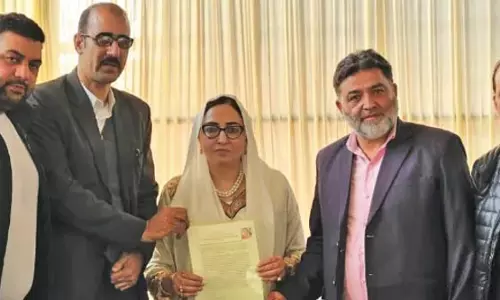 ईजेएसी ने वेतन वृद्धि के लिए दरख्शां अंद्राबी की सराहना की