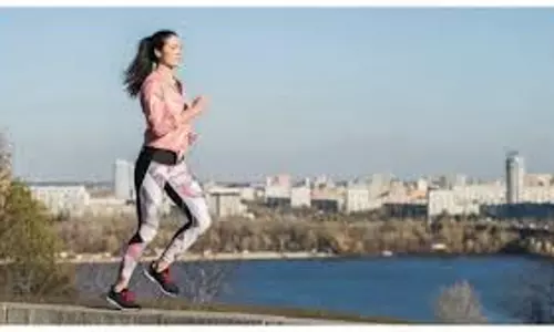 Health: स्वस्थ रहने के लिए जिम सेशन से बेहतर है पैदल चलना,जानिए इसके फायदे