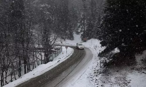 3 अप्रैल को उत्तरी कश्मीर और सोनमर्ग-जोजिला में हल्की बर्फबारी का अनुमान