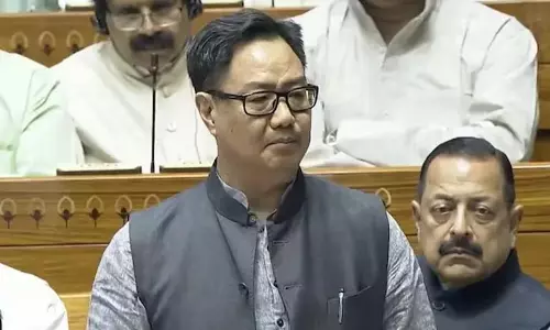 किरेन रिजिजू ने वक्फ बोर्ड अध्यक्ष की प्रशंसा, हजरतबल दरगाह के सौंदर्यीकरण की सराहना किरेन रिजिजू ने वक्फ बोर्ड अध्यक्ष की प्रशंसा, हजरतबल दरगाह के सौंदर्यीकरण की सराहना