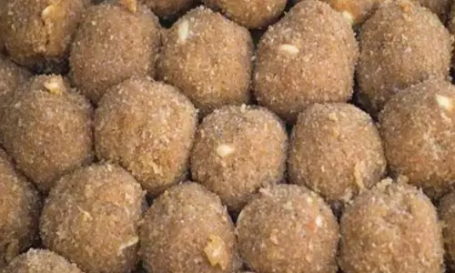 Singhara Laddu: फलाहार के रूप में यह मिठाई सभी को पसंद आती है