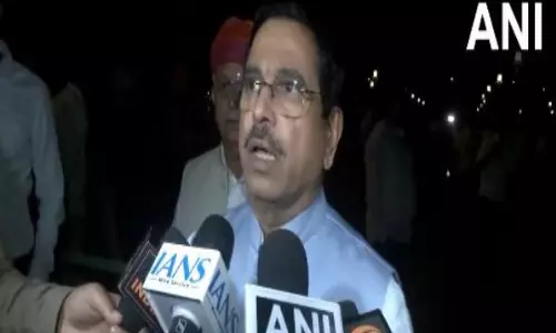 ऐतिहासिक: लोकसभा द्वारा वक्फ संशोधन विधेयक पारित किए जाने के बाद केंद्रीय मंत्री Prahlad Joshi