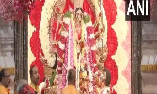 चैत्र नवरात्रि के छठे दिन Chhatarpur स्थित श्री आद्या कात्यायनी शक्तिपीठ में सुबह की आरती हुई