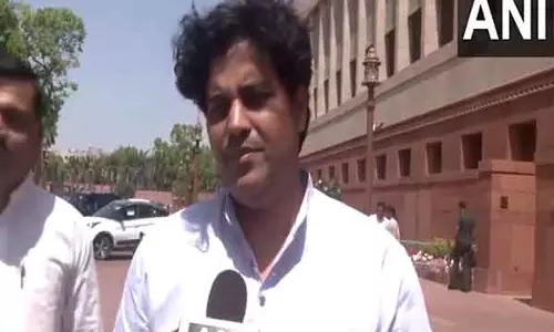 कांग्रेस के इमरान प्रतापगढ़ी ने अमेरिकी प्रशासन द्वारा पारस्परिक टैरिफ लगाए जाने के बाद PM Modi पर निशाना साधा कांग्रेस के इमरान प्रतापगढ़ी ने अमेरिकी प्रशासन द्वारा पारस्परिक टैरिफ लगाए जाने के बाद PM Modi पर निशाना साधा