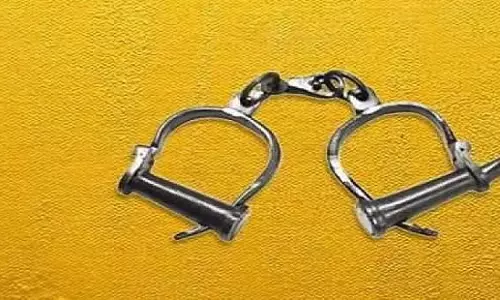 Bhubaneswar: प्रेमी का अपहरण करने के आरोप में महिला समेत पांच गिरफ्तार