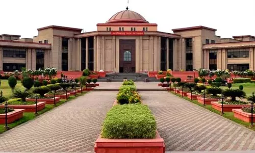 शराब दुकान के पास खुले अहाते को प्रशासन ने कराया बंद