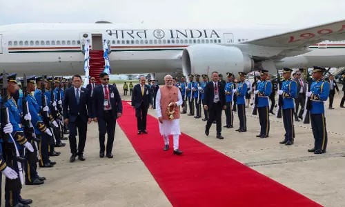 प्रधानमंत्री मोदी का बैंकॉक में जोरदार स्वागत, VIDEO प्रधानमंत्री मोदी का बैंकॉक में जोरदार स्वागत, VIDEO
