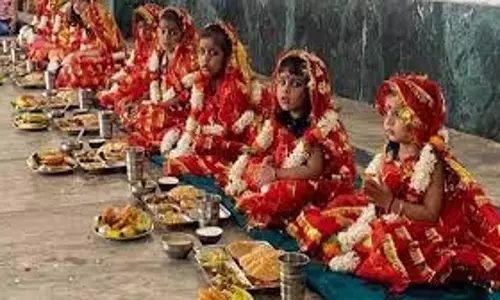 Kanya Pujan 2025 Date: अष्टमी और नवमी तिथि पर कब होगा कन्या पूजन,जानें सही तिथि, सामग्री और पूजा विधि