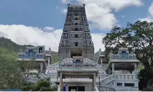 Tamil Nadu: मरुथमलाई मंदिर से चांदी का पर्दा चोरी! कुंभाभिषेकम कल Tamil Nadu: मरुथमलाई मंदिर से चांदी का पर्दा चोरी! कुंभाभिषेकम कल