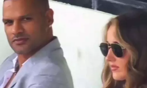 Shikhar Dhawan की नई गर्लफ्रेंड? सोशल मीडिया पर बढ़ी हलचल Shikhar Dhawan की नई गर्लफ्रेंड? सोशल मीडिया पर बढ़ी हलचल
