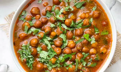 Black chickpea curry:  घर में सब्जी नहीं है तो परेशान न हों, इस डिश से करें समस्या का समाधान