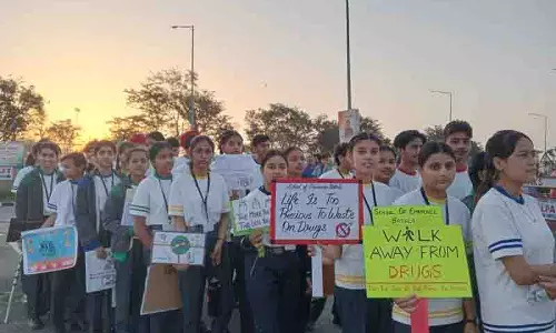 Kartarpur Sahib कॉरिडोर पर आयोजित नशा विरोधी पद यात्रा में पंजाब के राज्यपाल के साथ छात्र शामिल हुए