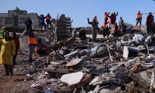 Earthquake : भूकंप के झटके से रुका म्यांमार का युद्ध! Earthquake : भूकंप के झटके से रुका म्यांमार का युद्ध!