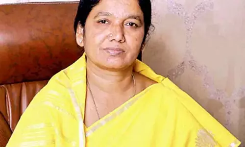 गांवों में गुटबाजी मत पैदा करें: Paritala Sunita गांवों में गुटबाजी मत पैदा करें: Paritala Sunita