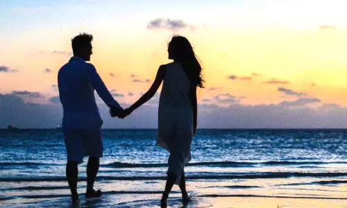 Relationship : इन तरीकों से बनाए प्यार को और गहरा Relationship : इन तरीकों से बनाए प्यार को और गहरा