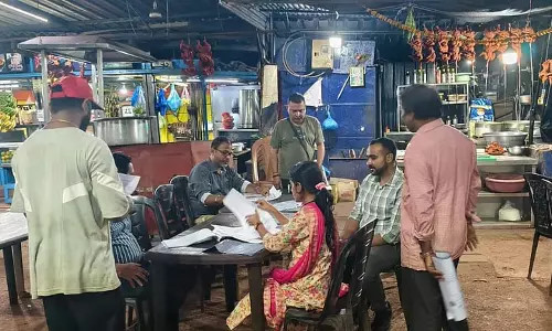 FDA ने स्वच्छता उल्लंघन-परमिट की कमी के कारण मापुसा में आठ खाद्य स्टॉल बंद कर दिए