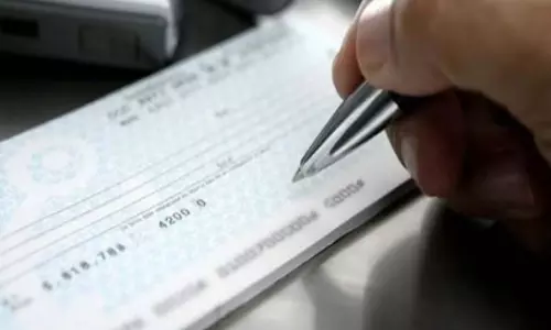 टीचर का बैंक चेकबुक हुआ चोरी, खाते से निकला 2 लाख रुपए